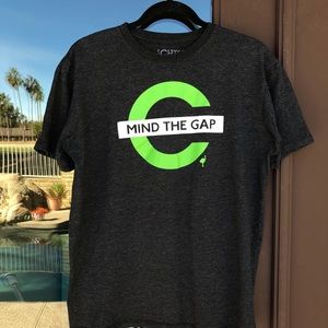 Chive Tees "MIND THE GAP" Graphic Tee L
